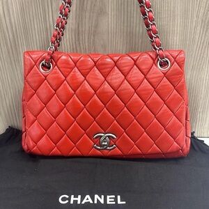 CHANEL Quilted Shoulder Bag in Ruby Red with Silver-Tone Hardware